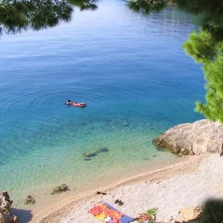 Candy Fis Daire Omiš