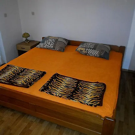 Candy Fis Omiš